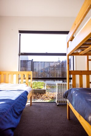 4 bedrooms, WiFi, bed sheets
