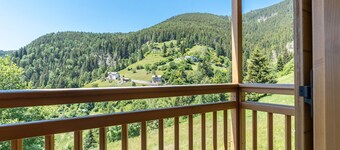 Alpine Vacation Home "Baita Serpillo" with Unique Mountain View & Private Garden