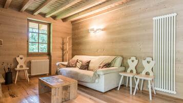 Fernseher, Kamin, Videospielkonsole