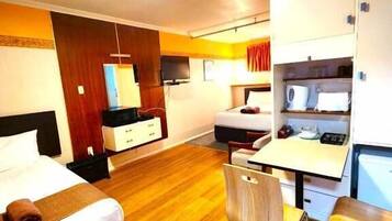 Tomannsrom | Minibar, blendingsgardiner, wi-fi (inkludert) og sengetøy