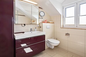 Shower, towels - Ferienwohnung 2 mit Meerblick und Südbalkon (Heringsdorf)