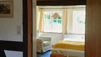 4 Schlafzimmer, Reisekinderbett