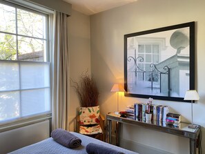 1 bedroom, iron/ironing board, travel cot, free WiFi - Notting Hill designer apartment (London)