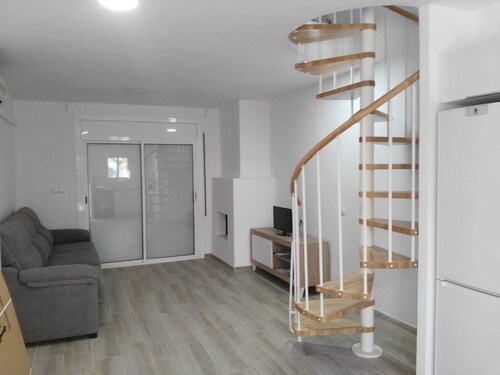 Stunning house in Roses, with a pool, tennis court, and air conditioning.
