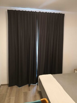 2 bedrooms, iron/ironing board, free WiFi