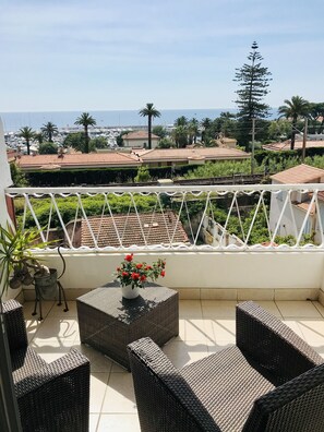 Terrace/patio - Bright apartment with sea view (Beaulieu-sur-Mer)