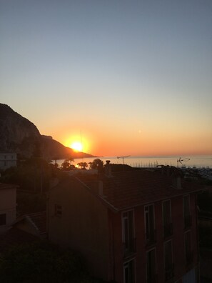 View from property - Bright apartment with sea view (Beaulieu-sur-Mer)