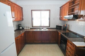Geladeira, fogão, cooktop, lava-louças