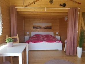 1 bedroom, free WiFi, bed sheets