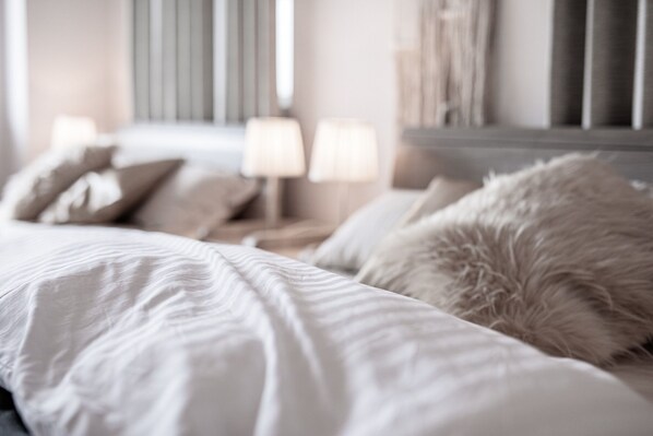 2 bedrooms, desk, free WiFi, bed sheets