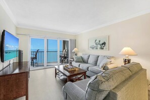 Smart TV - Lovely, Gulf Front Condo! Spectacular Sunsets on Your 7th Floor Balcony! Pool! Private Beach! (Bonita Springs)