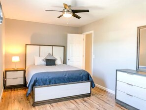 2 dormitorios, tabla de planchar con plancha, wifi y ropa de cama