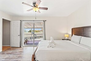 2 bedrooms, iron/ironing board, WiFi, bed sheets - 5218 Beach Dr C - Townhome Minutes From the Beach! (Panama City)
