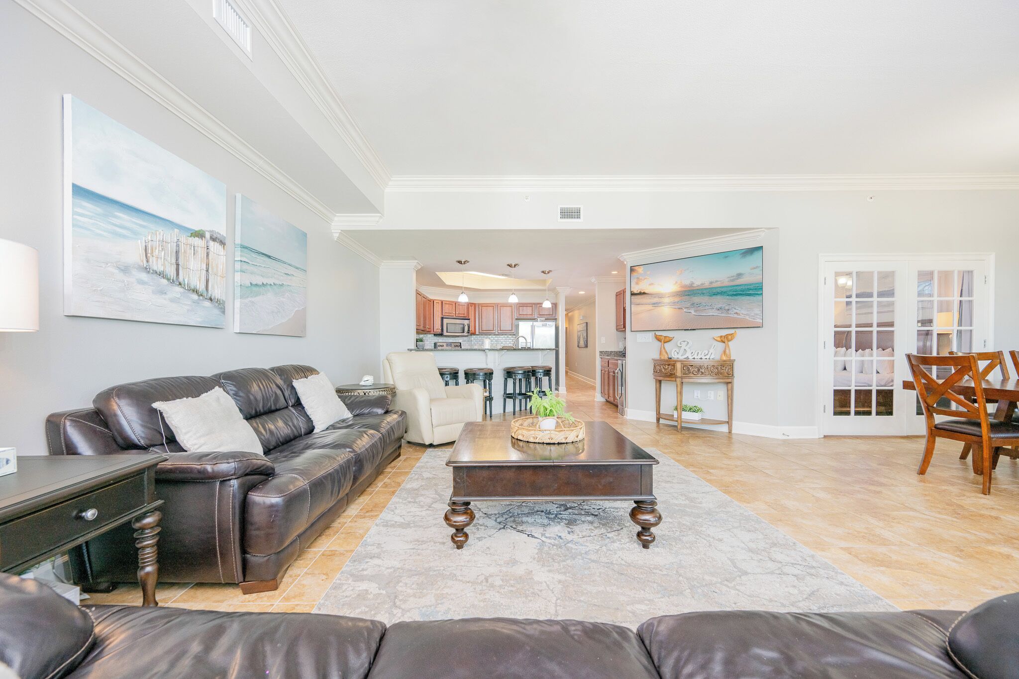 Flat-screen TV, fireplace