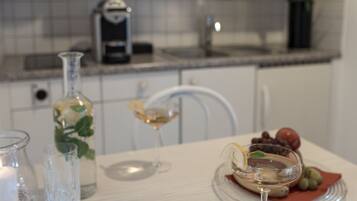 Studio | Private kitchen | Mini-fridge, espresso maker, coffee/tea maker, electric kettle