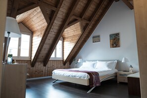 Studio | Individually furnished, laptop workspace, soundproofing, bed sheets - Swiss Hotel La Couronne (Avenches)