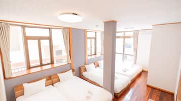 4 bedrooms, iron/ironing board, free WiFi, bed sheets