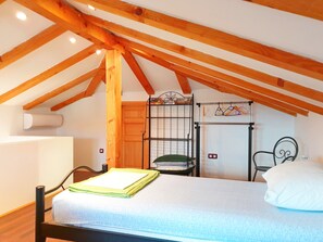 2 quartos, acesso à internet, roupa de cama