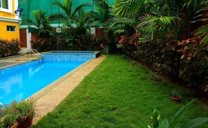 Exterior - Le Holiday Inn (Vanur)