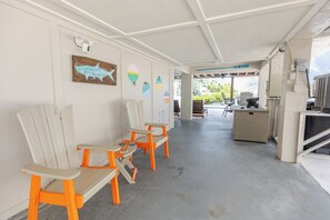 Unclassified image, 3 of 36, button