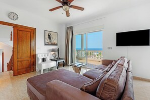 Smart-TV, Kamin, Computerbildschirme, Drucker