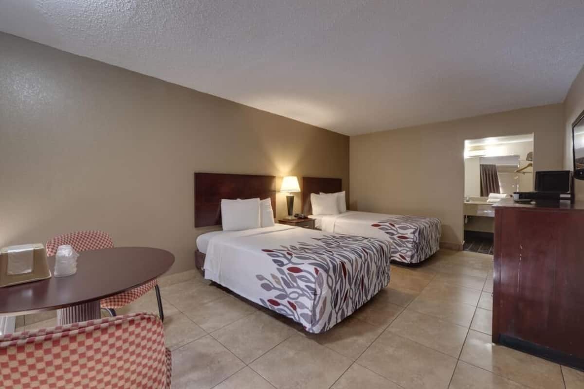 Economy Double Room | WiFi (free), individually decorated, individually furnished, bed sheets