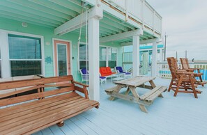 Outdoor dining - Ocean Mist (Surfside Beach)