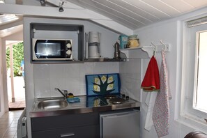 Microonde, forno, piano cottura, lavastoviglie