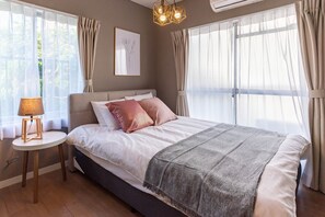 3 camere, una scrivania, ferro/asse da stiro, Wi-Fi gratuito