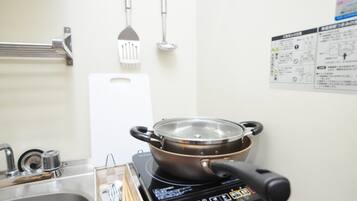 Fridge, microwave, stovetop, cookware/dishes/utensils
