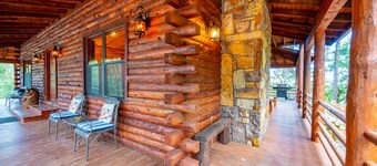 Big Sky Mountain Lodge-Spectacular Views-Hot Tub\GameRoom\Play-Set\Hike To River