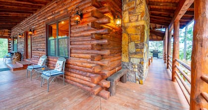 Big Sky Mountain Lodge-Spectacular Views-Hot Tub\GameRoom\Play-Set\Hike To River