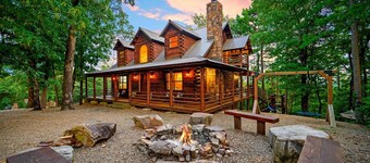 Big Sky Mountain Lodge-Spectacular Views-Hot Tub\GameRoom\Play-Set\Hike To River