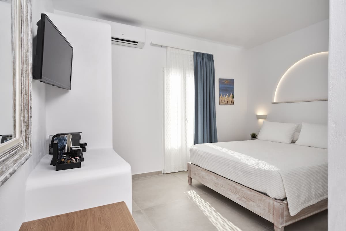 In-room safe, iron/ironing board, free WiFi, bed sheets