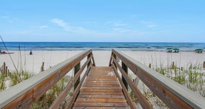 Sea Turtle House-On beach-3BR 3.5 Bath Sleeps 12 SUP Kayaks Family Friendly