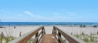 Sea Turtle House-On  beach-3BR 3.5 Bath Sleeps 12 SUP Kayaks Family Friendly