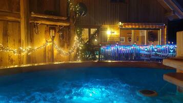 Indoor pool, outdoor pool