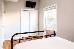 2 chambres, bureau, fer et planche à repasser, Wi-Fi gratuit