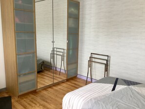 3 bedrooms, iron/ironing board, WiFi