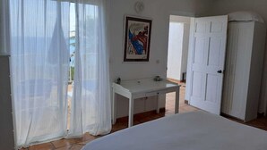 5 chambres, fer et planche à repasser, Wi-Fi, draps fournis