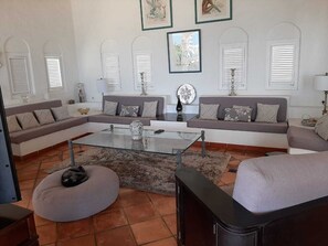 TV - Magnificent Villa with 5 bedrooms and exceptional view (Collectivity of Saint Martin)