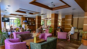 Lobby sitting area - Karen Hotel (Marmaris)