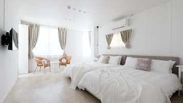 4 bedrooms, desk, iron/ironing board, free WiFi