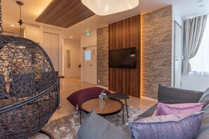 TV - 4LDK 123 Large Designers Building Bijou Suites - Sorisso Umeda 24F / Osaka Ōsaka (Osaka)