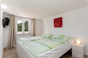 2 bedrooms