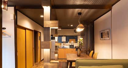 Namba 2 station 4 mins 1LDK 60 Designers old - GO TO YOUR SUITES / Osaka Ōsaka