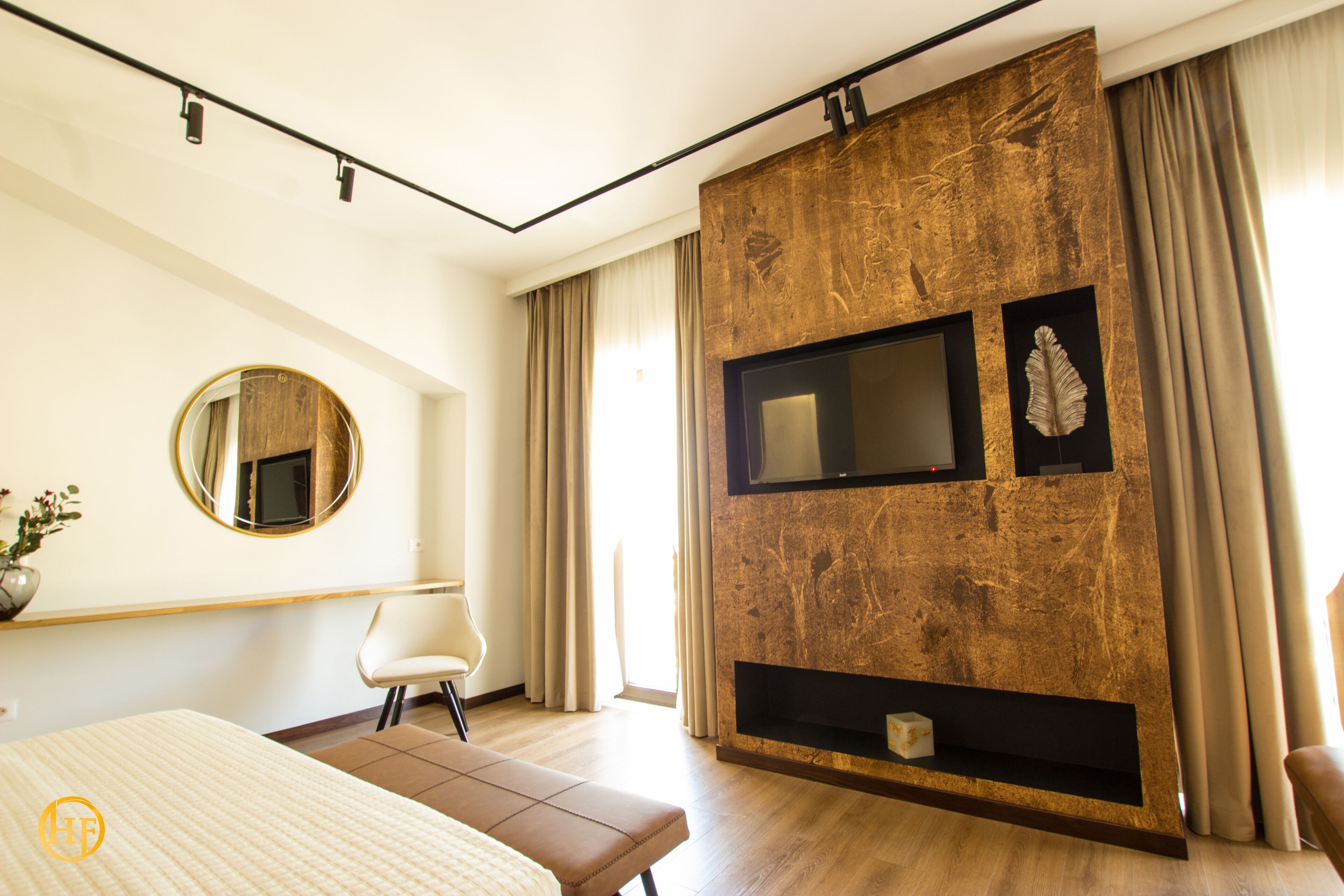 royal double room | in-room safe, desk, free wifi, bed sheets