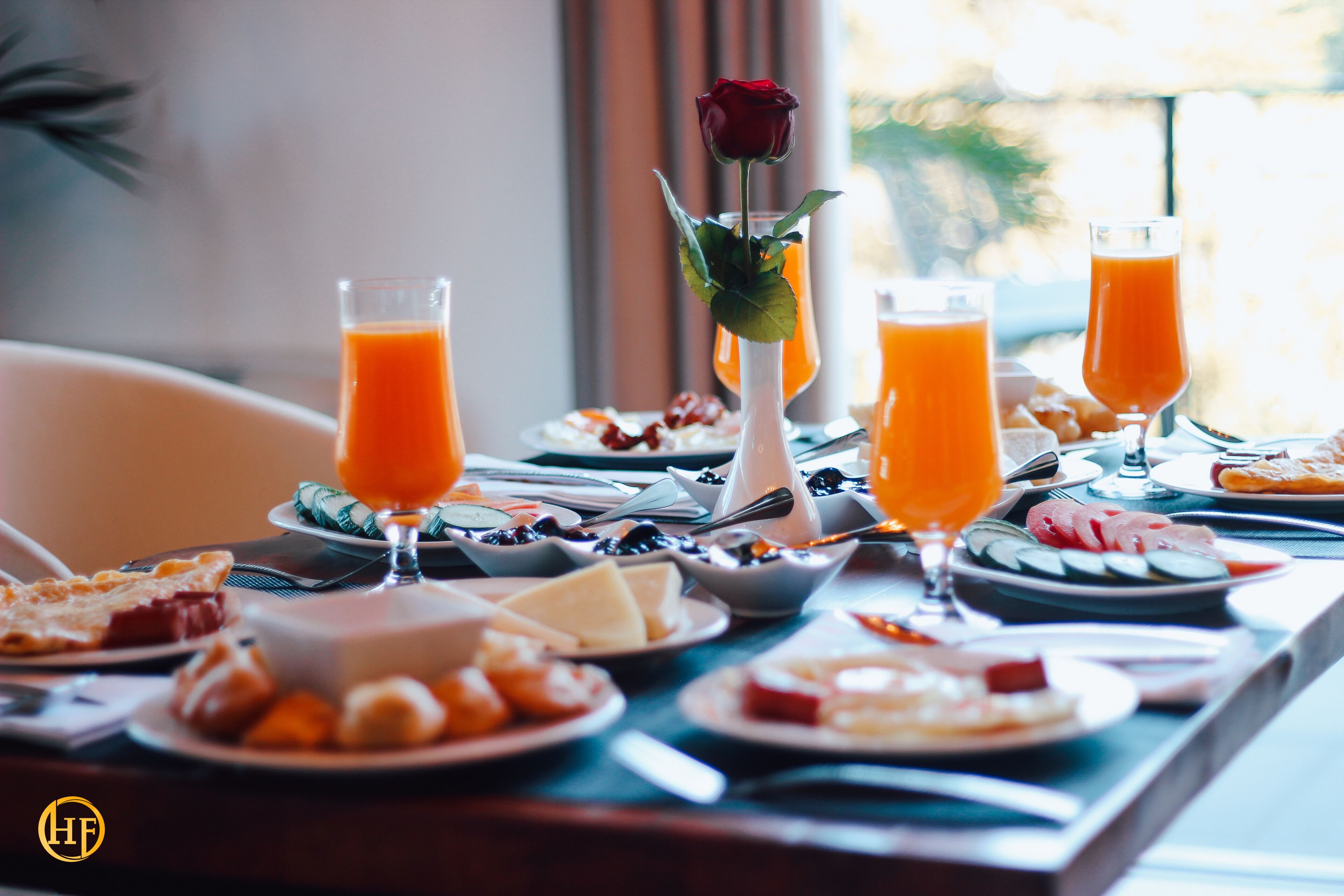 free daily full breakfast