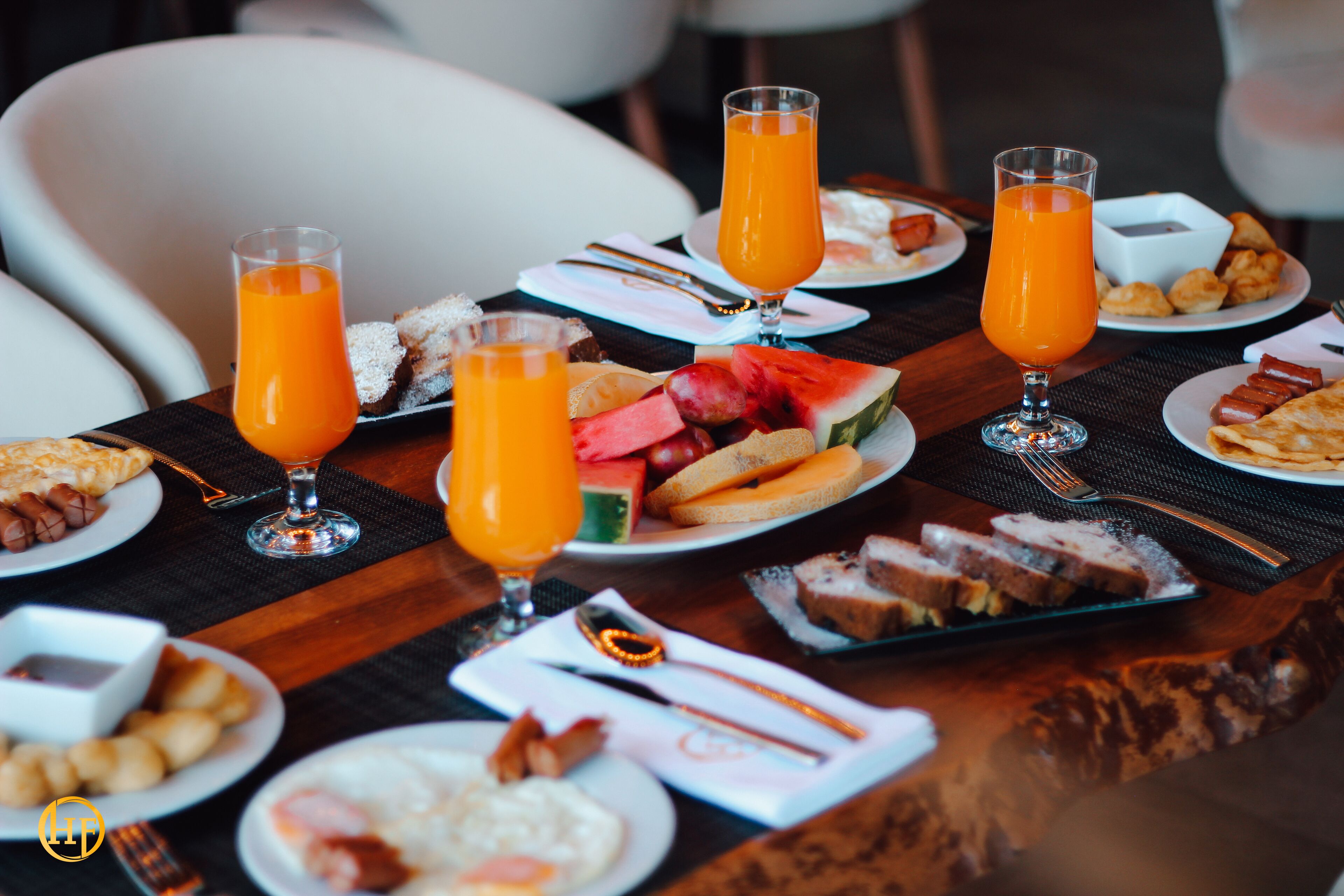 free daily full breakfast