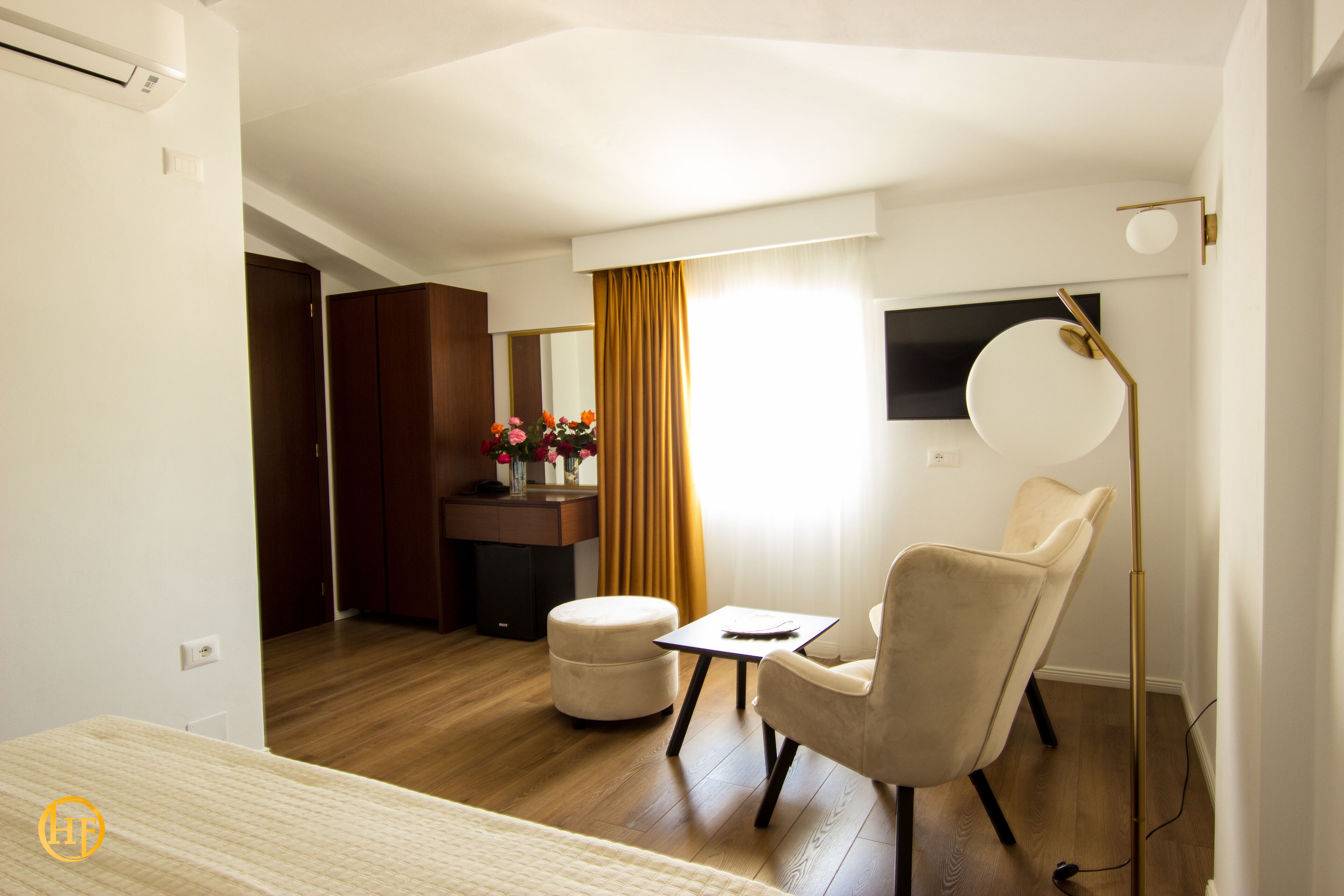 in-room safe, desk, free wifi, bed sheets